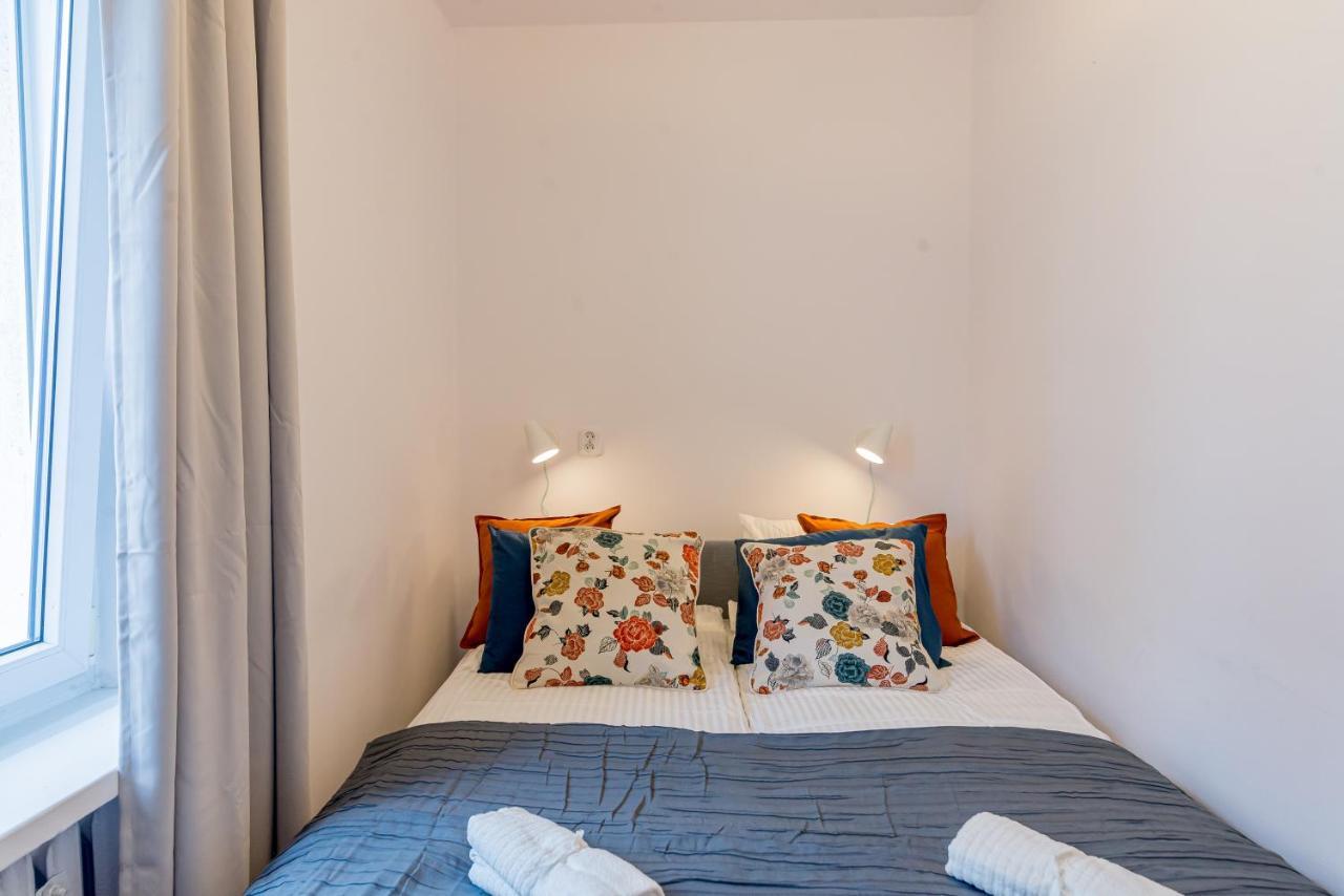 Sleeps Apartment *
