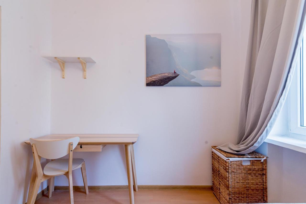 Sleeps Apartment *
